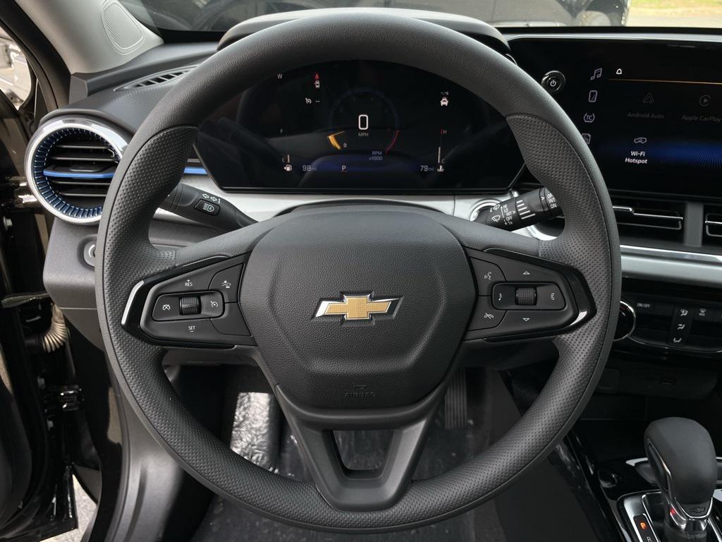 new 2025 Chevrolet Trax car, priced at $25,525