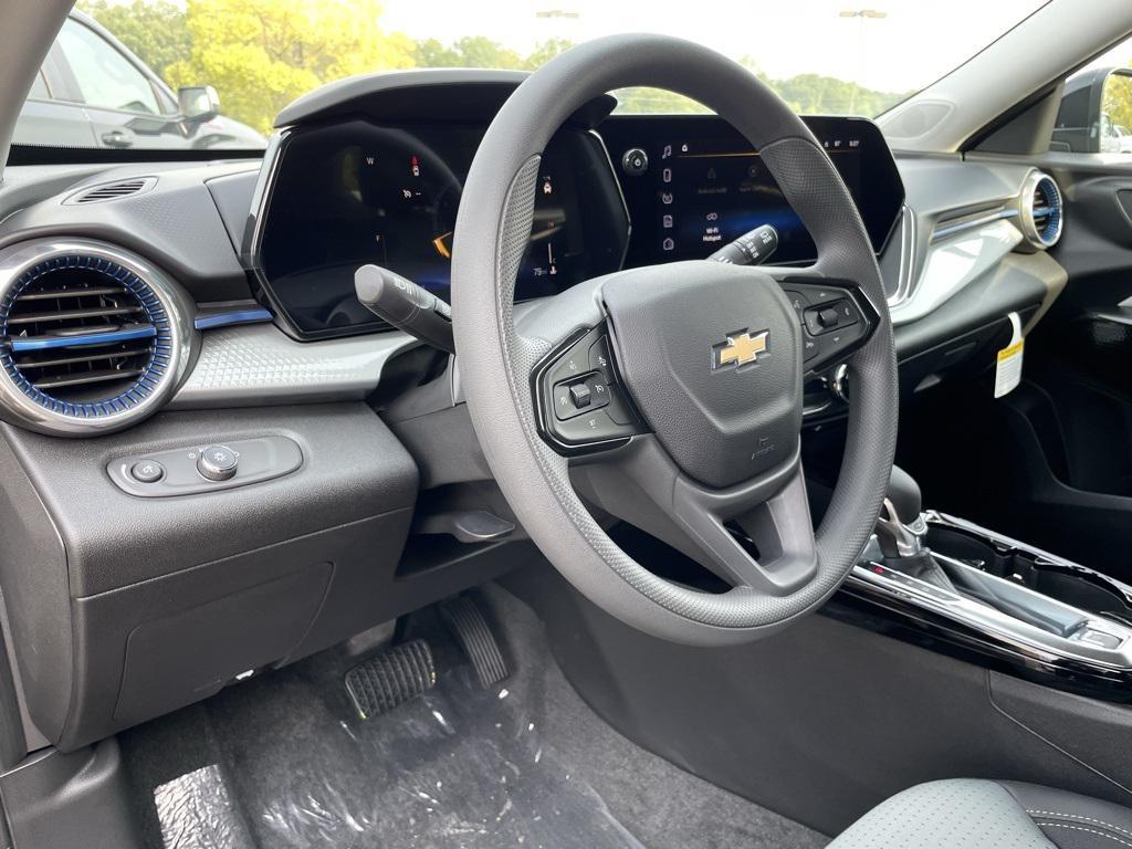 new 2025 Chevrolet Trax car, priced at $25,525
