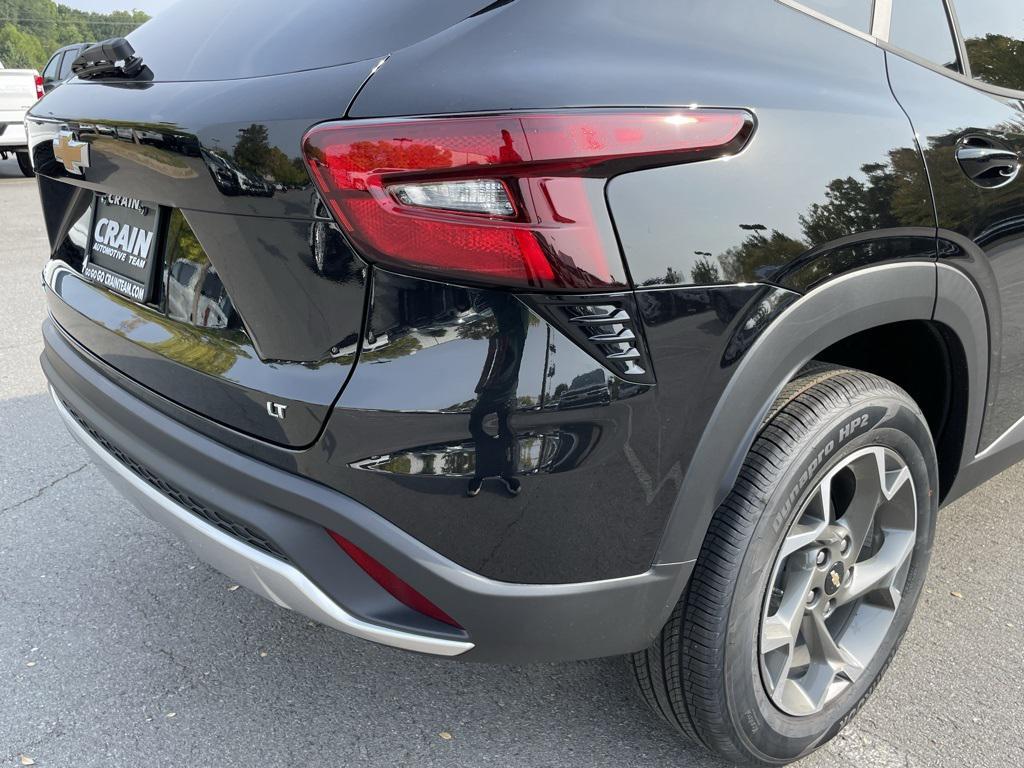 new 2025 Chevrolet Trax car, priced at $25,525