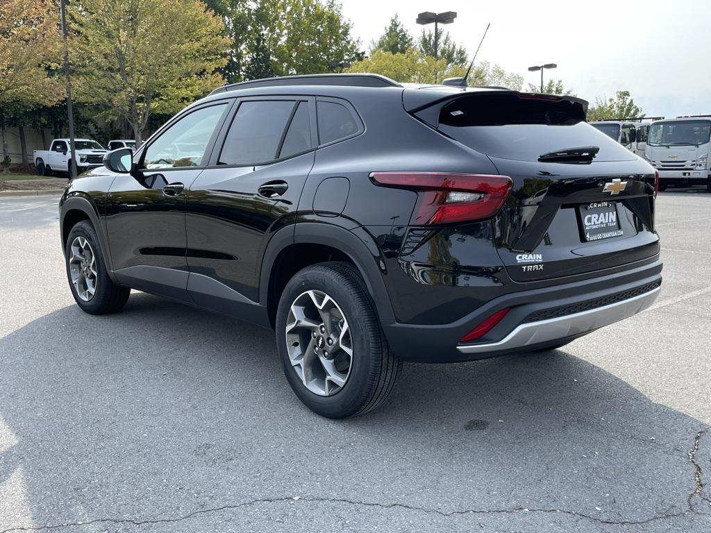 new 2025 Chevrolet Trax car, priced at $25,525