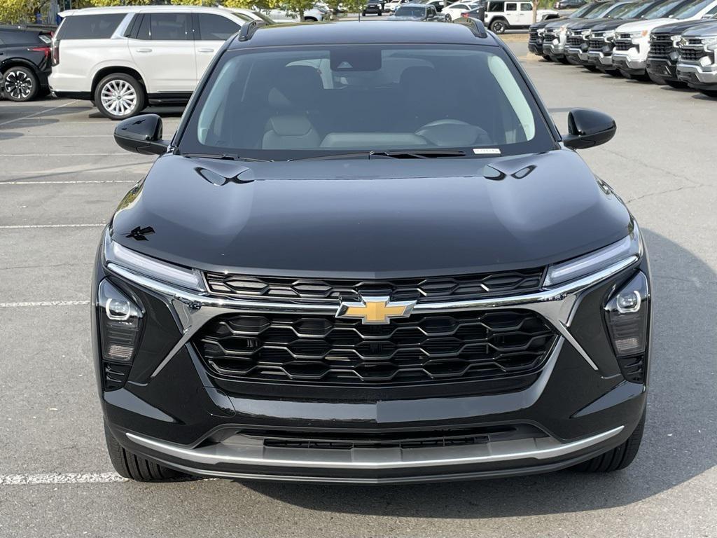 new 2025 Chevrolet Trax car, priced at $25,525
