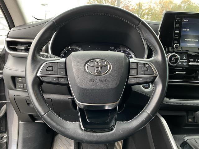 used 2021 Toyota Highlander car, priced at $30,289