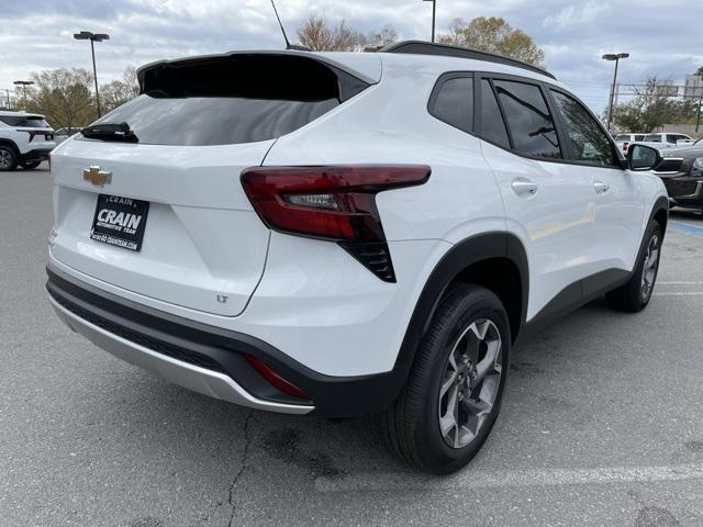 new 2025 Chevrolet Trax car, priced at $25,330