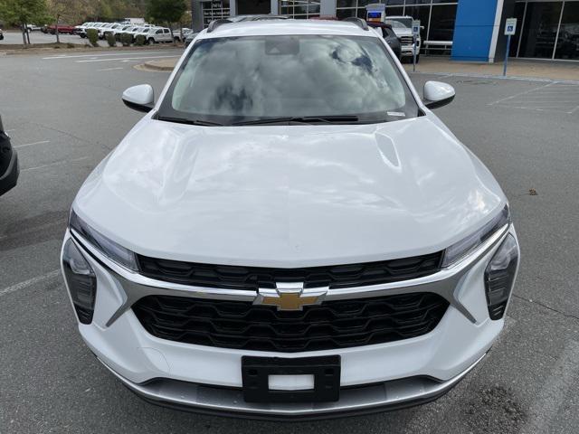 new 2025 Chevrolet Trax car, priced at $25,330