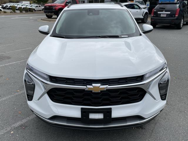 new 2025 Chevrolet Trax car, priced at $25,929