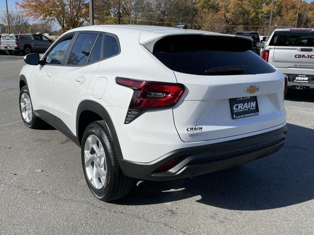 new 2025 Chevrolet Trax car, priced at $23,090