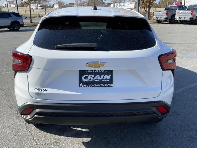 new 2025 Chevrolet Trax car, priced at $23,090