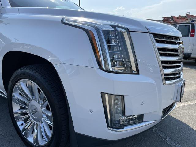 used 2020 Cadillac Escalade ESV car, priced at $41,357