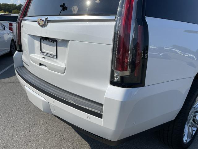 used 2020 Cadillac Escalade ESV car, priced at $41,357
