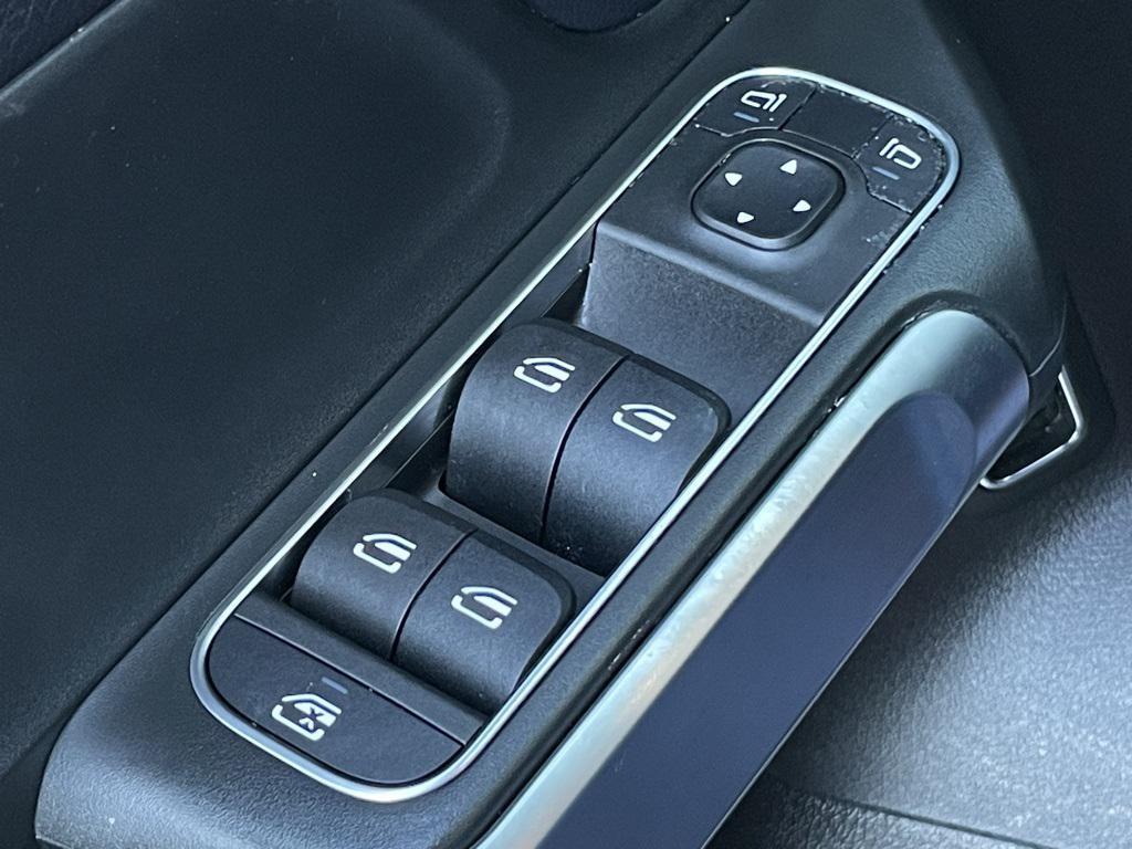 used 2020 Mercedes-Benz GLB 250 car, priced at $26,799