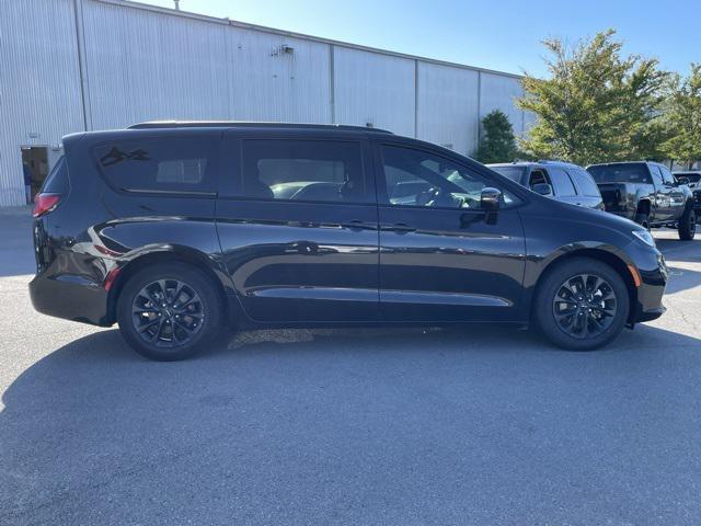 used 2021 Chrysler Pacifica car, priced at $23,994
