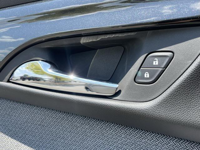 new 2025 Chevrolet TrailBlazer car, priced at $27,025