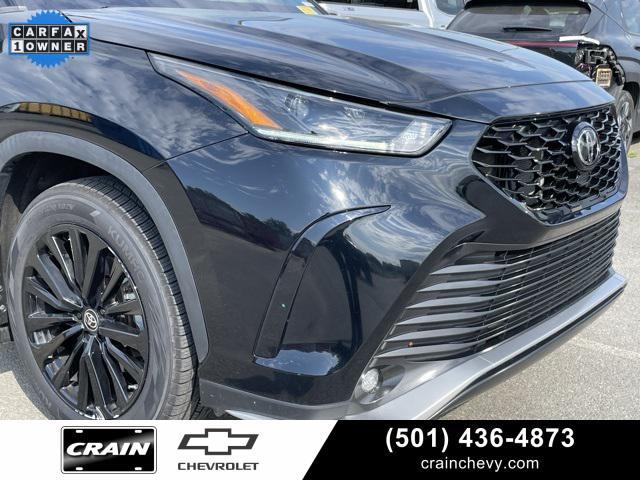 used 2023 Toyota Highlander car, priced at $38,990