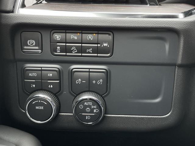 new 2025 Chevrolet Suburban car, priced at $76,825