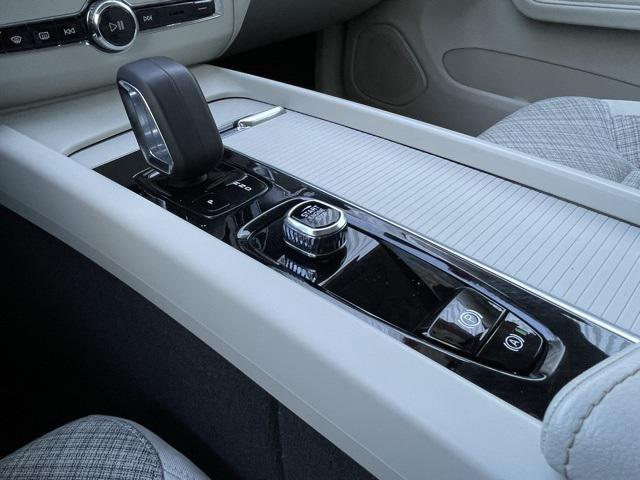 used 2022 Volvo XC60 car, priced at $30,229