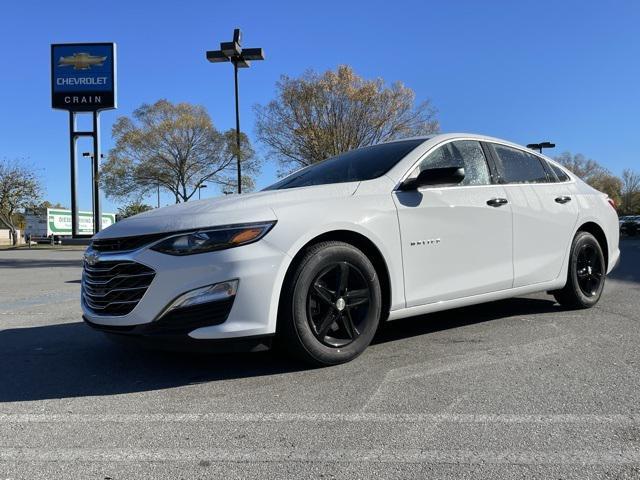 new 2025 Chevrolet Malibu car, priced at $26,066