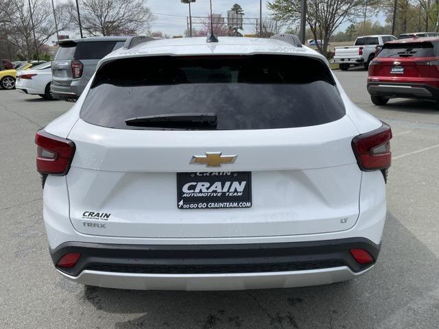 new 2025 Chevrolet Trax car, priced at $25,025