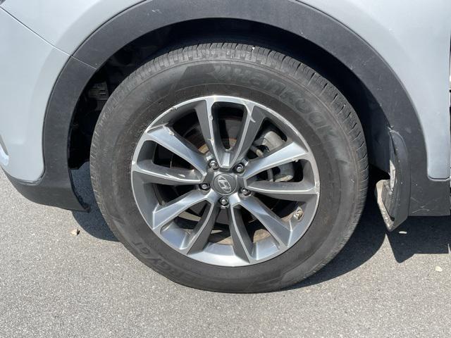 used 2018 Hyundai Santa Fe car, priced at $15,811
