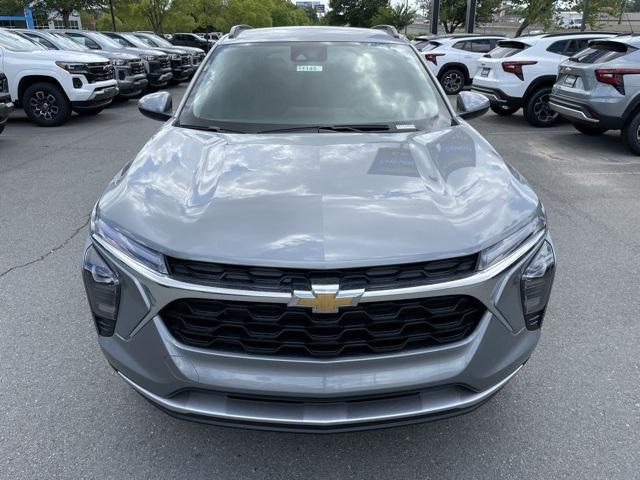 new 2025 Chevrolet Trax car, priced at $25,525