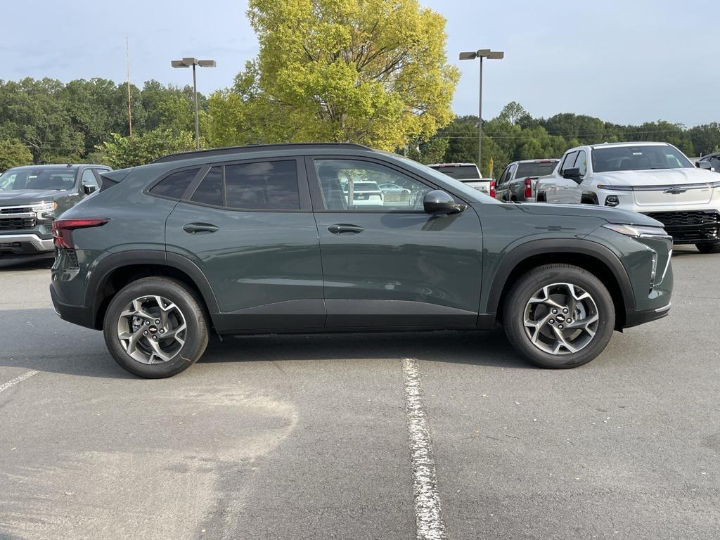 new 2025 Chevrolet Trax car, priced at $25,525
