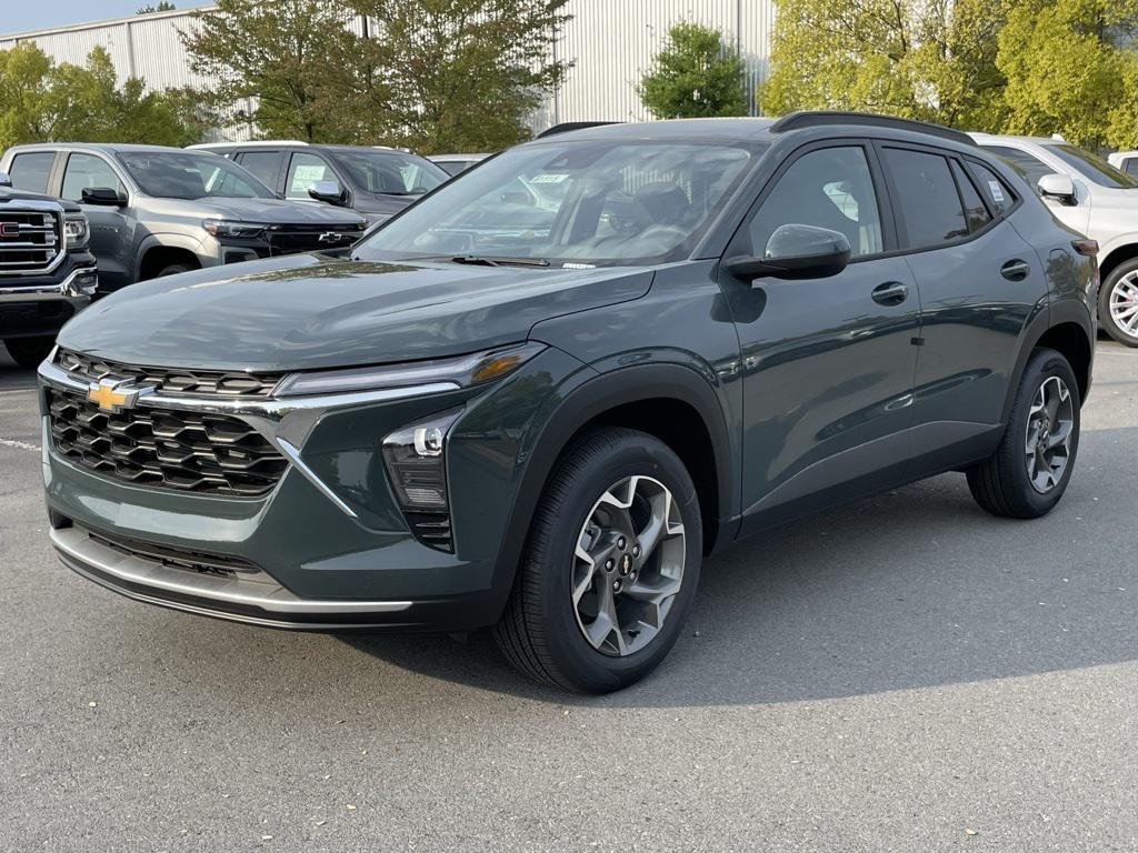 new 2025 Chevrolet Trax car, priced at $25,525