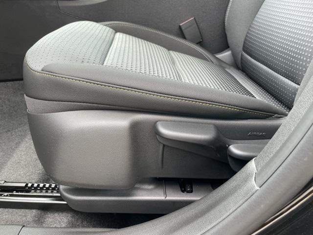 new 2025 Chevrolet Trax car, priced at $25,525