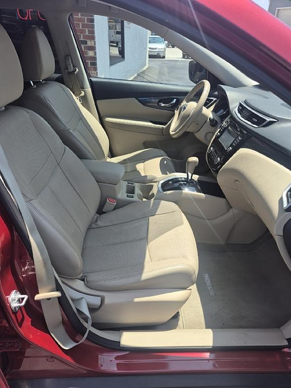 used 2014 Nissan Rogue car