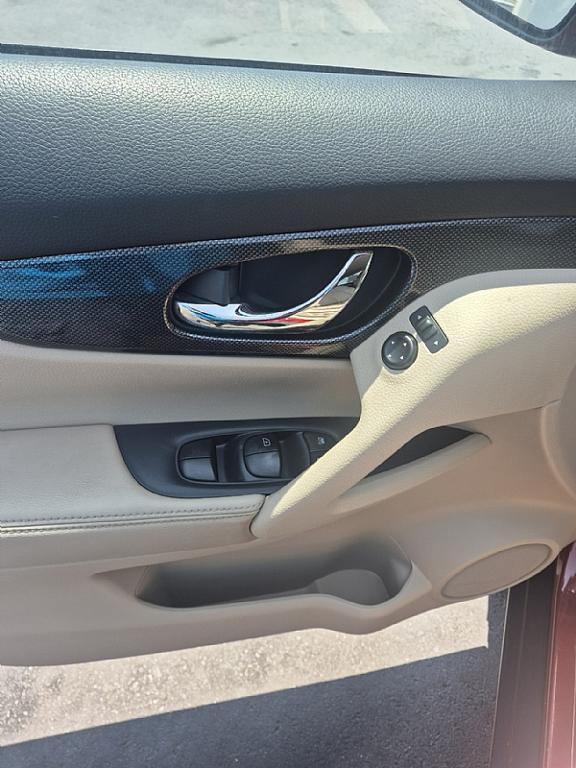 used 2014 Nissan Rogue car