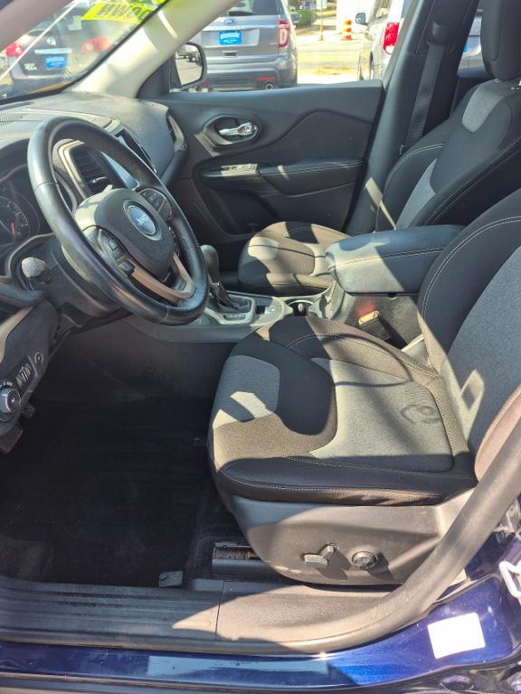 used 2014 Jeep Cherokee car, priced at $10,999