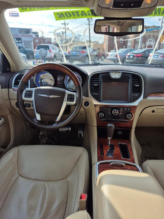 used 2011 Chrysler 300C car