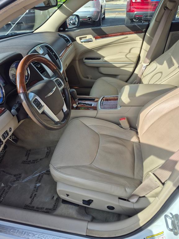 used 2011 Chrysler 300C car