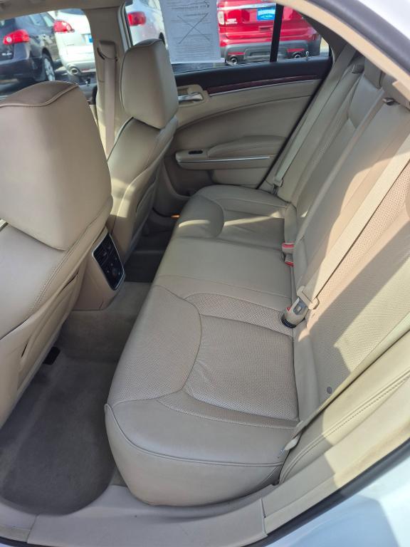 used 2011 Chrysler 300C car