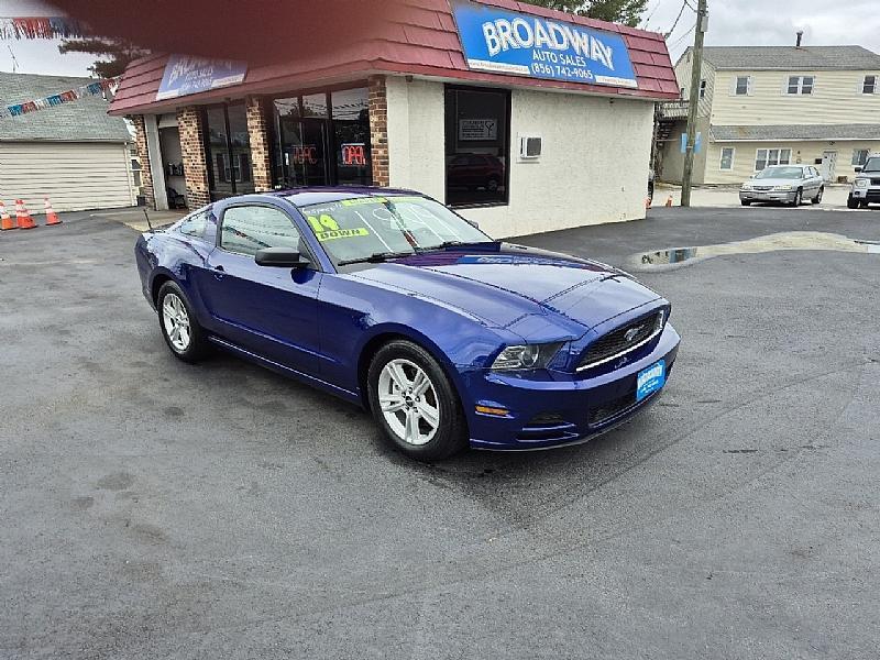 used 2014 Ford Mustang car