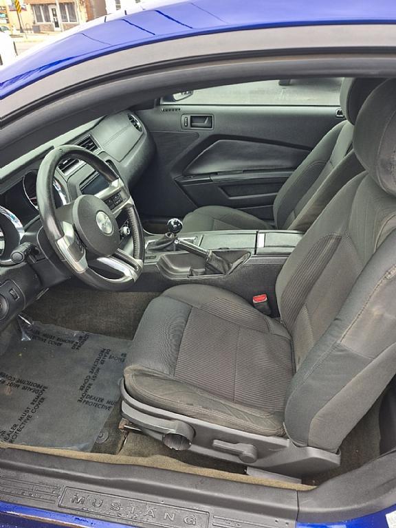 used 2014 Ford Mustang car