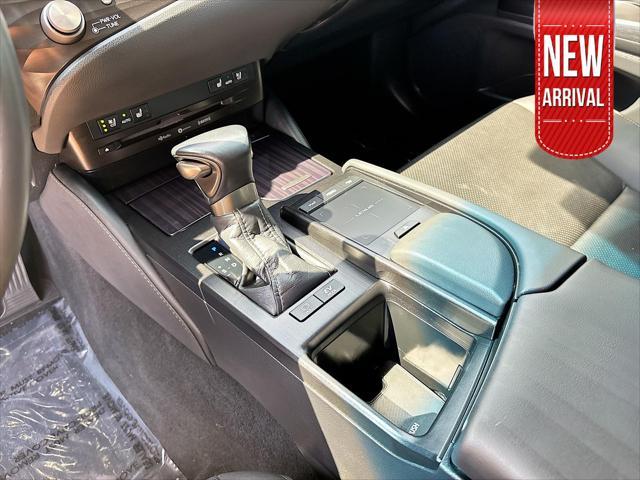 used 2021 Lexus ES 300h car, priced at $30,997
