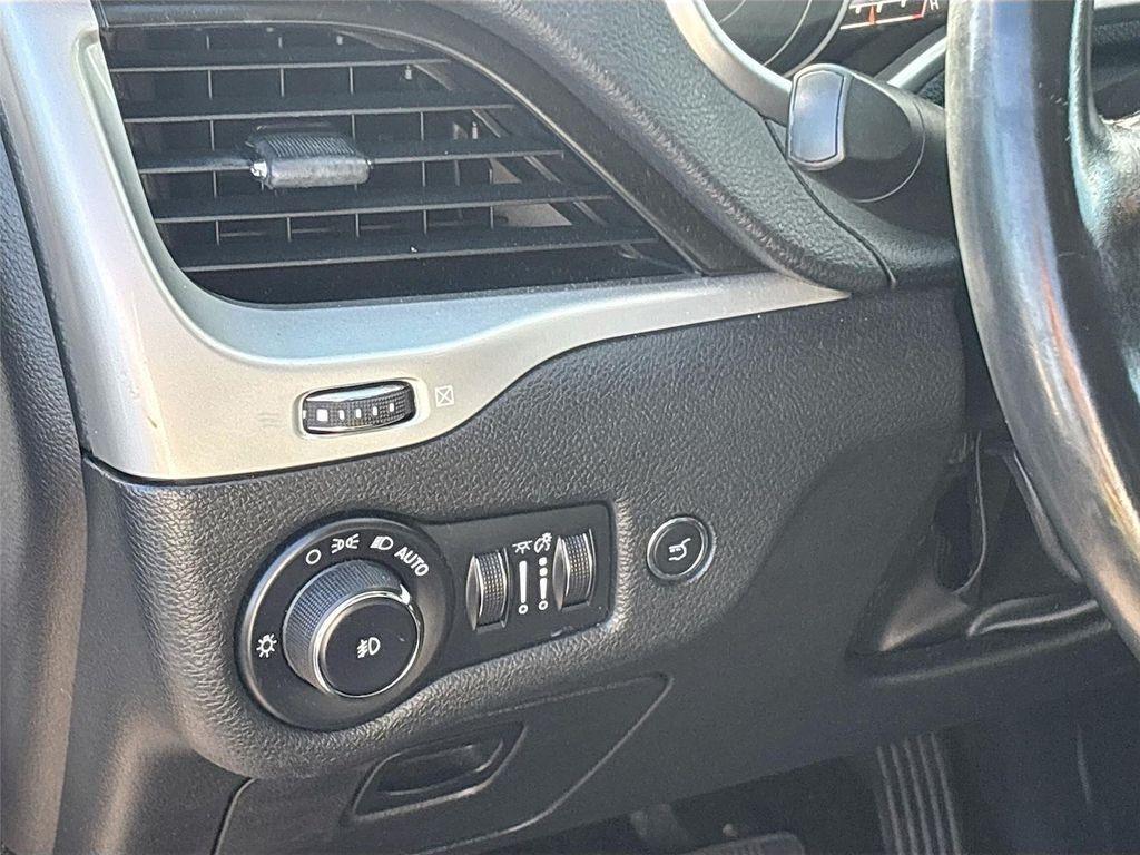 used 2016 Jeep Cherokee car, priced at $12,795