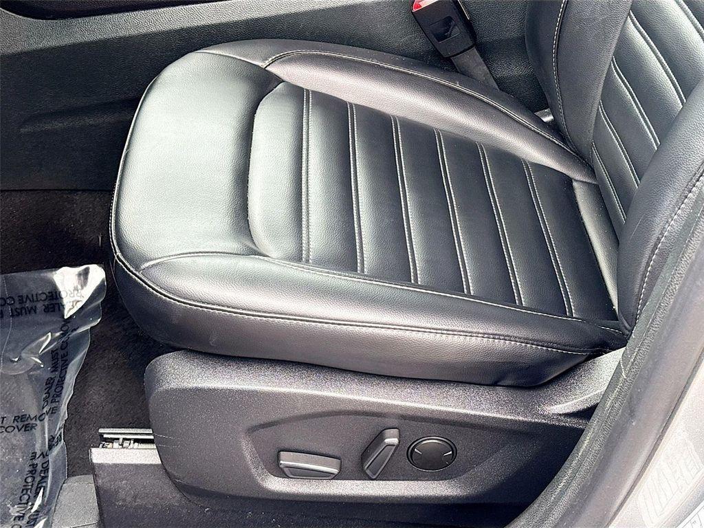 used 2024 Ford Edge car, priced at $19,995