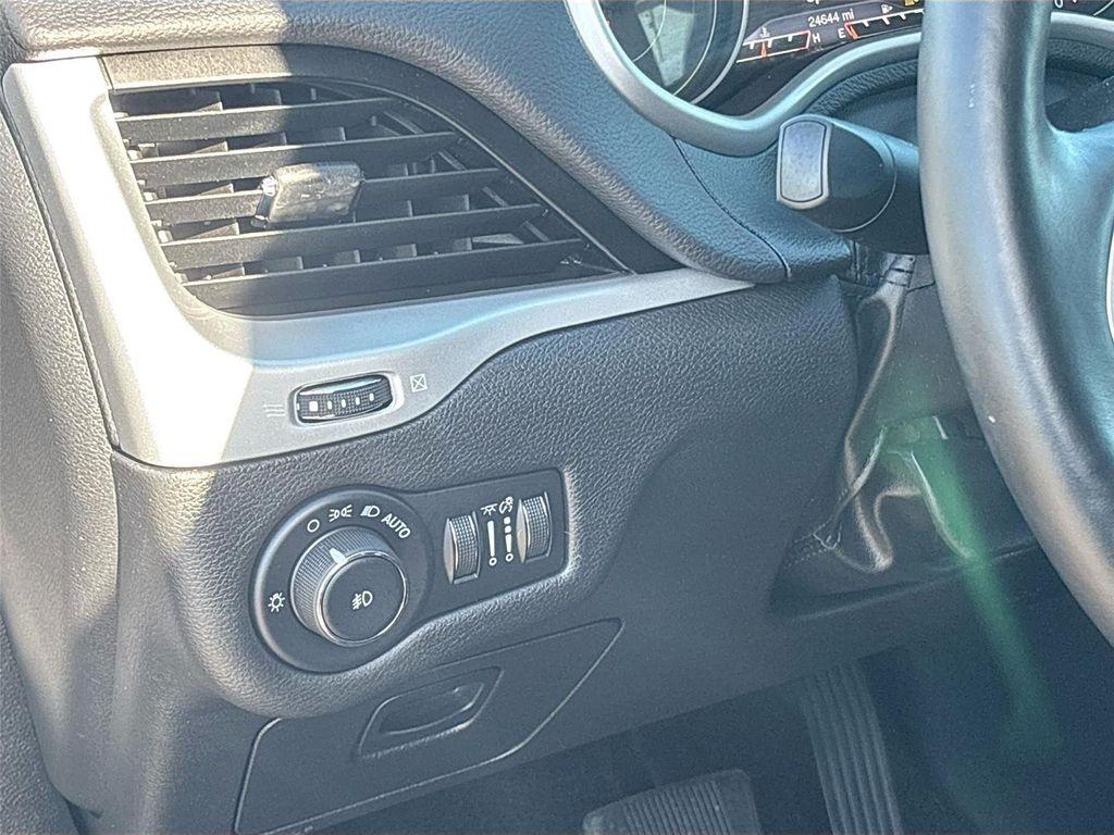 used 2017 Jeep Cherokee car, priced at $16,997