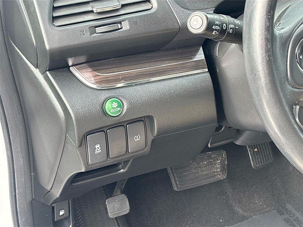 used 2015 Honda CR-V car, priced at $11,995