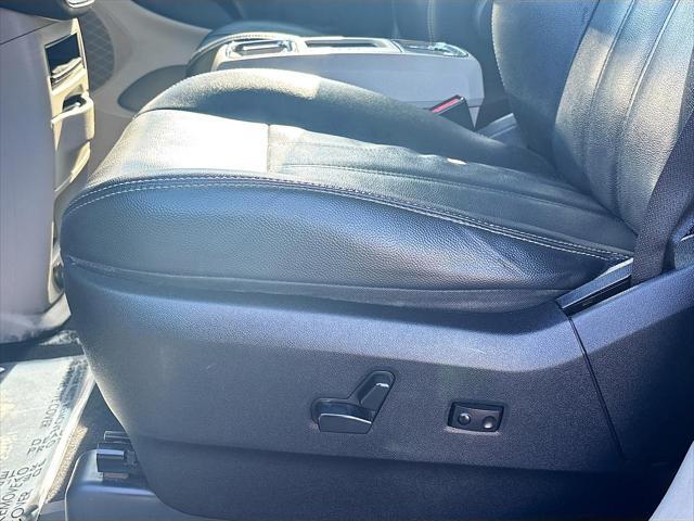 used 2015 Chrysler Town & Country car, priced at $8,997