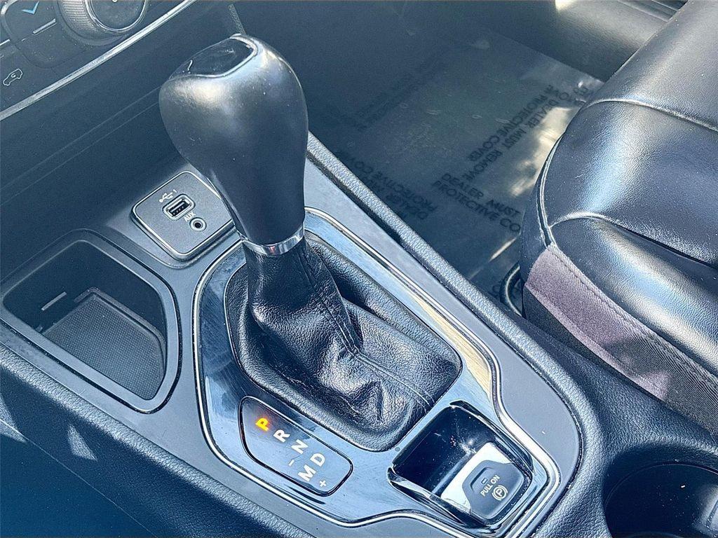 used 2020 Jeep Cherokee car, priced at $13,595