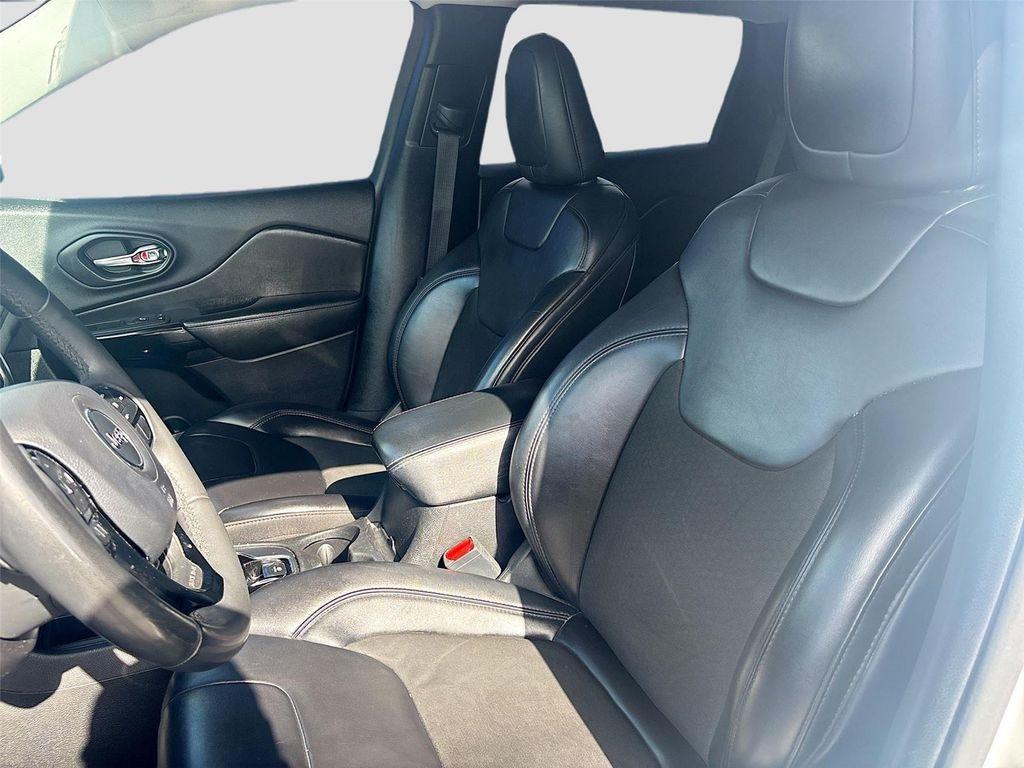 used 2020 Jeep Cherokee car, priced at $13,595