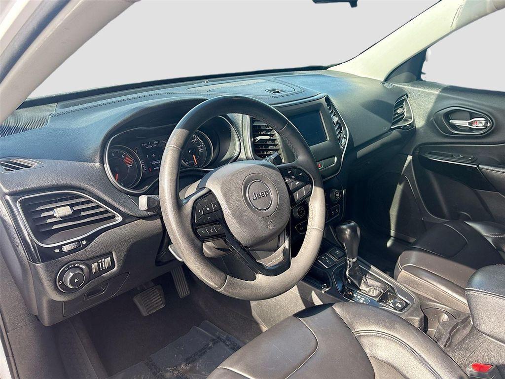 used 2020 Jeep Cherokee car, priced at $13,595