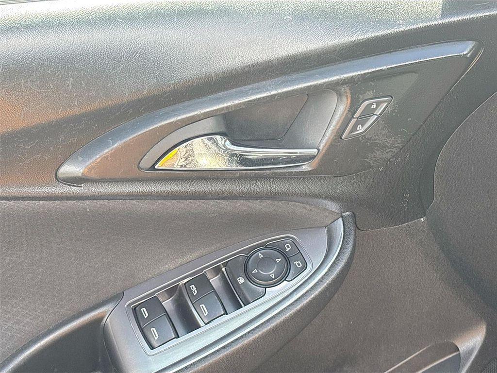 used 2018 Chevrolet Malibu car, priced at $13,946