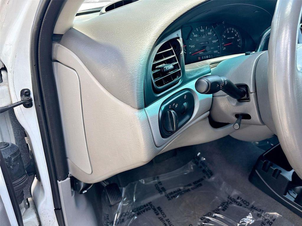 used 2002 Ford Taurus car, priced at $3,799