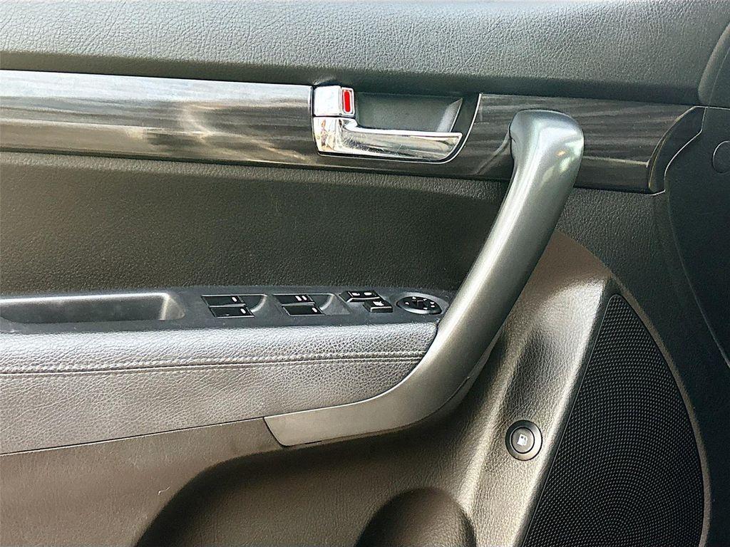used 2013 Kia Sorento car, priced at $7,999