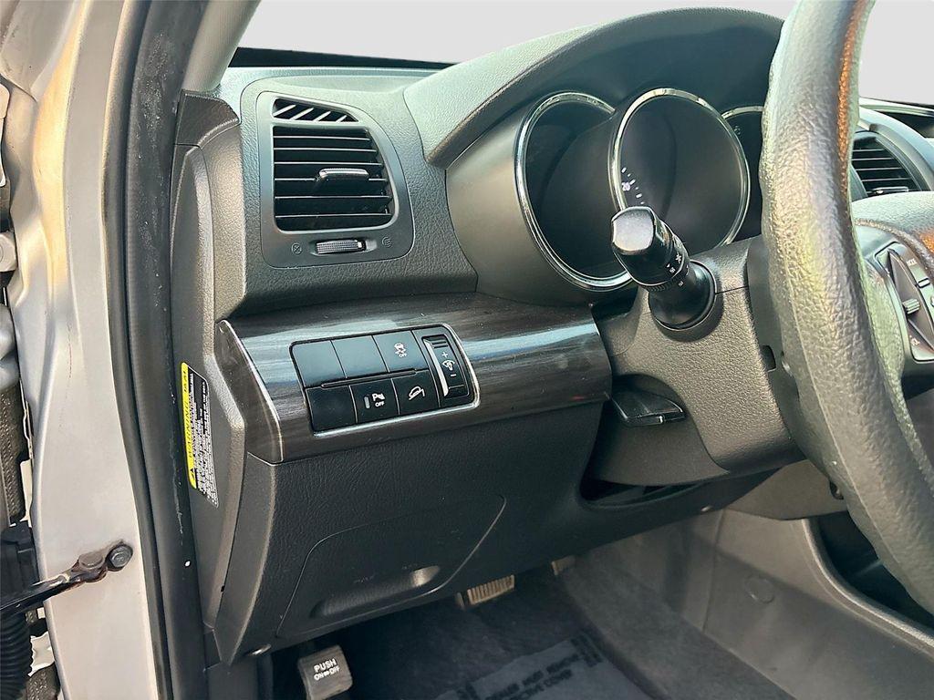 used 2013 Kia Sorento car, priced at $7,999