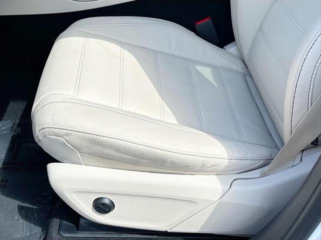 used 2025 Mercedes-Benz GLE 450 car, priced at $70,997
