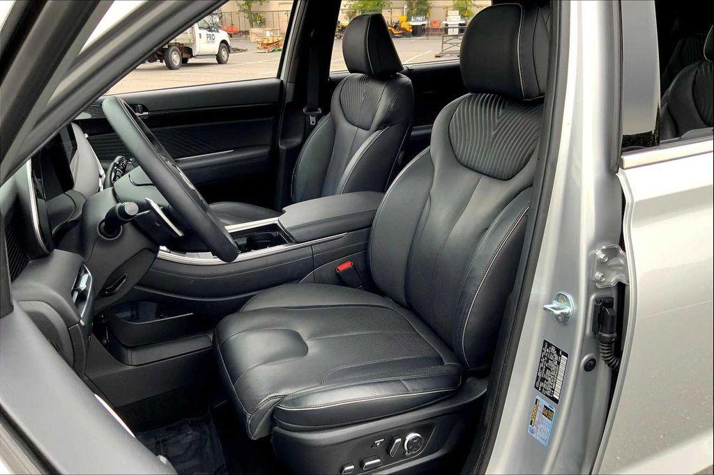 used 2023 Hyundai Palisade car, priced at $37,499