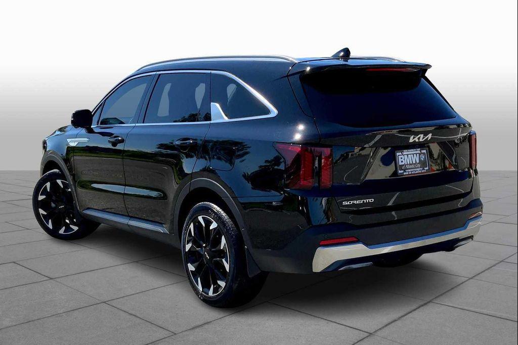 used 2025 Kia Sorento car, priced at $37,025
